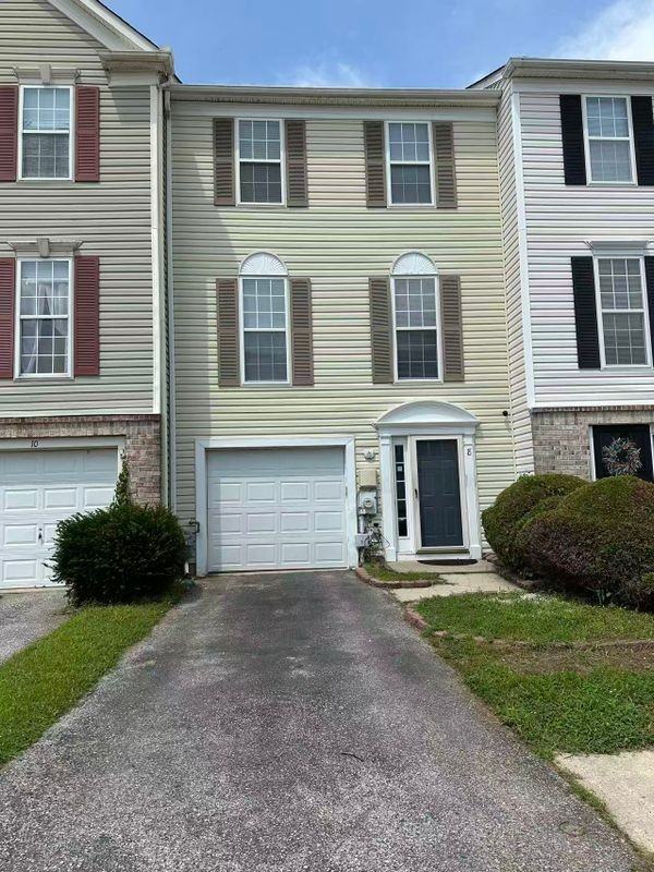 8 Carper St - Photo 2 of 3