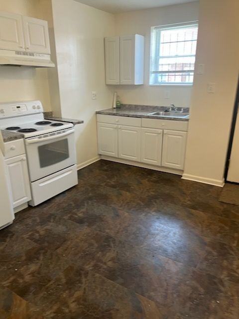 4642 Hillside Rd Se - Photo 3 of 14