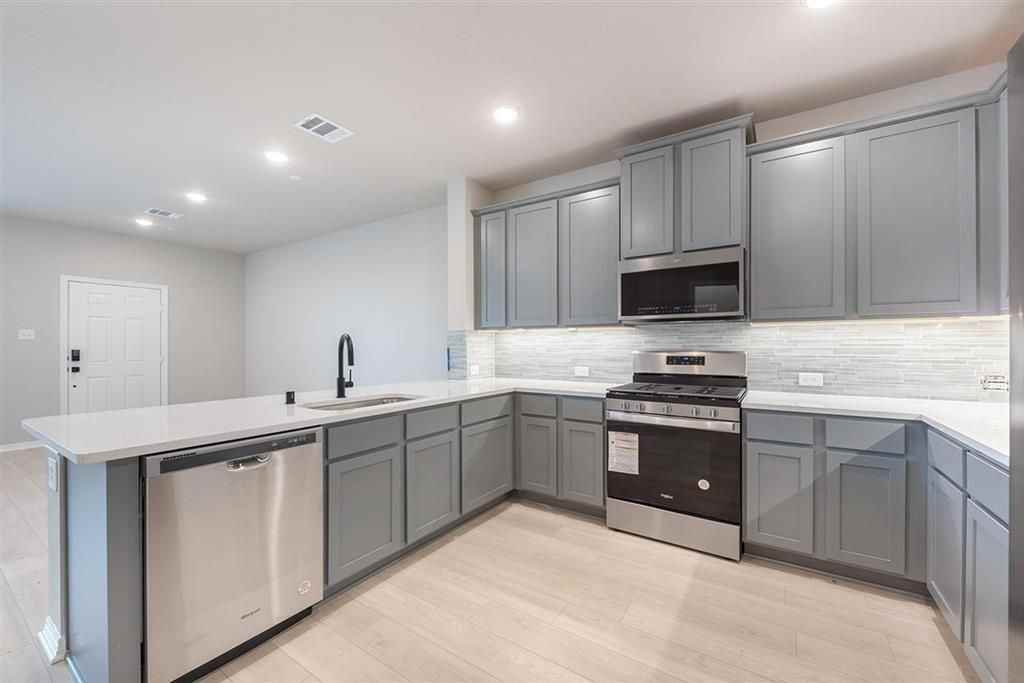 2830 Scanlan Mdw - Photo 2 of 3