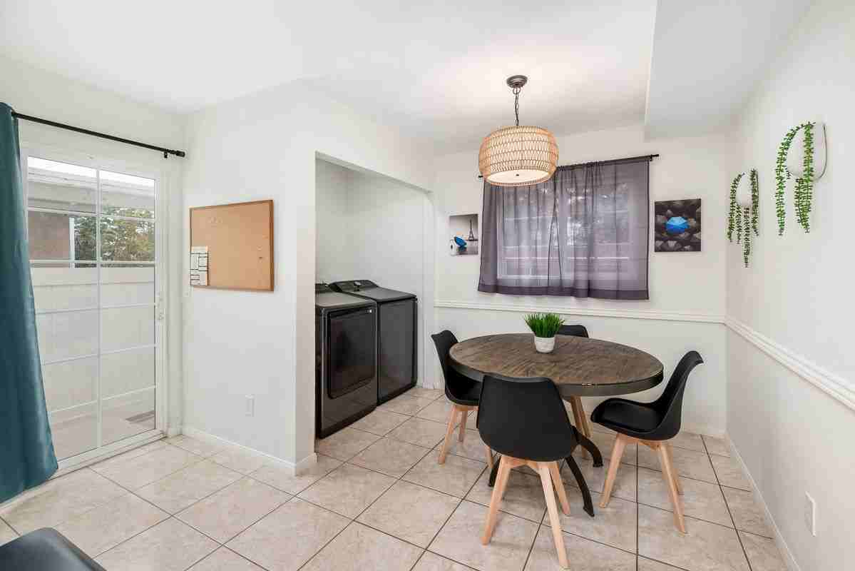 2971 Franklin Ave - Photo 7 of 34