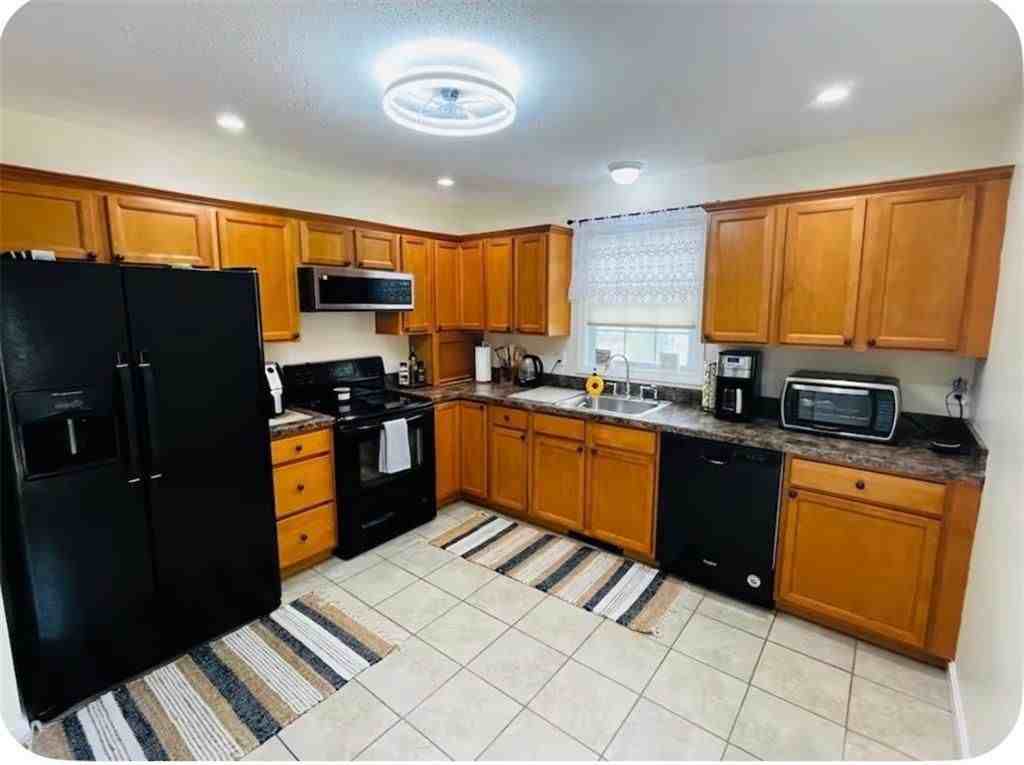 33 Cobblestone Ln - Photo 7 of 18