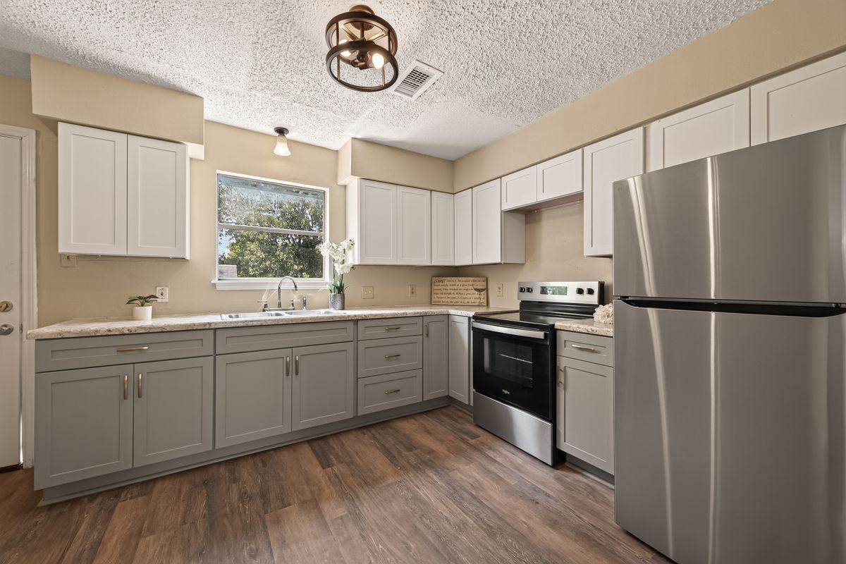 13309 Milo Dr - Photo 4 of 21
