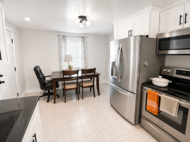 37 Tirrell St - Photo 3 of 12