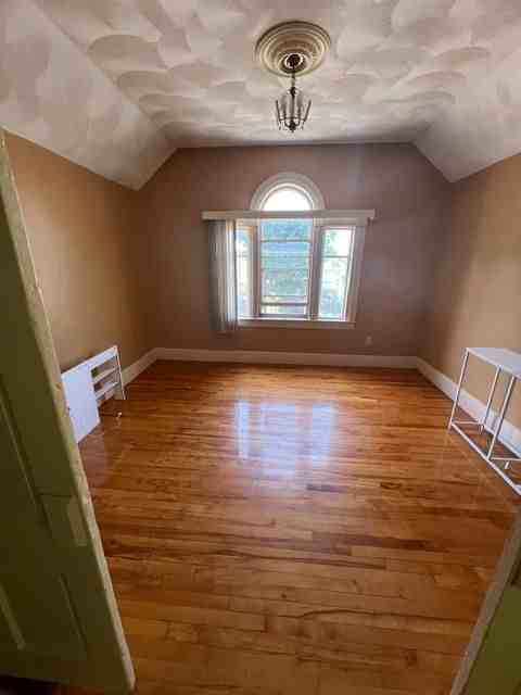 35 Tirrell St - Photo 3 of 9