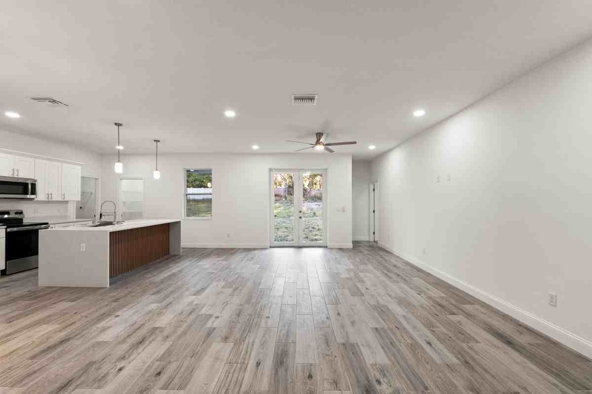 5352 Lowell Ave - Photo 5 of 14