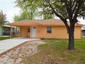 1305 Jennifer Ln - Photo 1 of 1