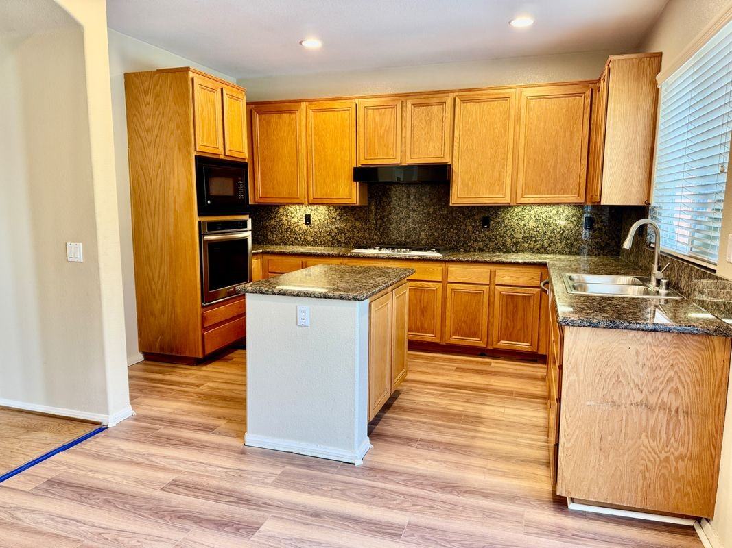 3906 Rill Ct - Photo 6 of 13