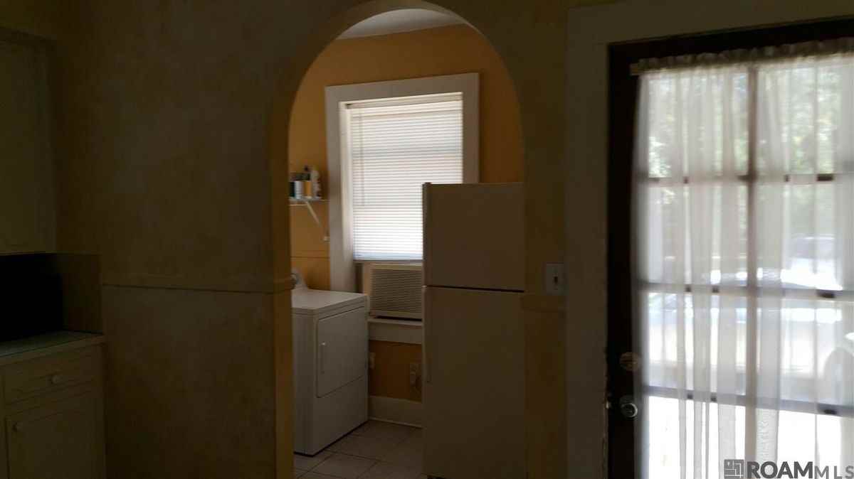 2152 Stanford Ave - Photo 6 of 8