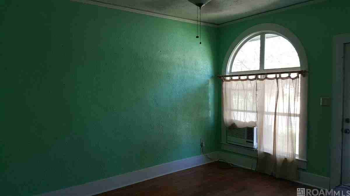 2152 Stanford Ave - Photo 7 of 8