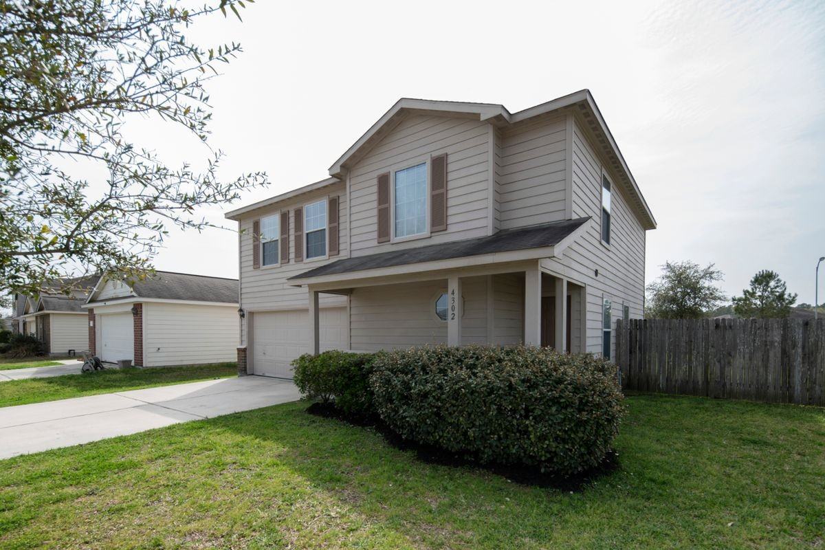 4302 Pecos River Dr - Photo 2 of 18