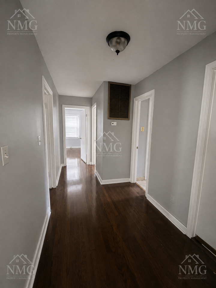 4247 E Ridge Dr #1 - Photo 4 of 17