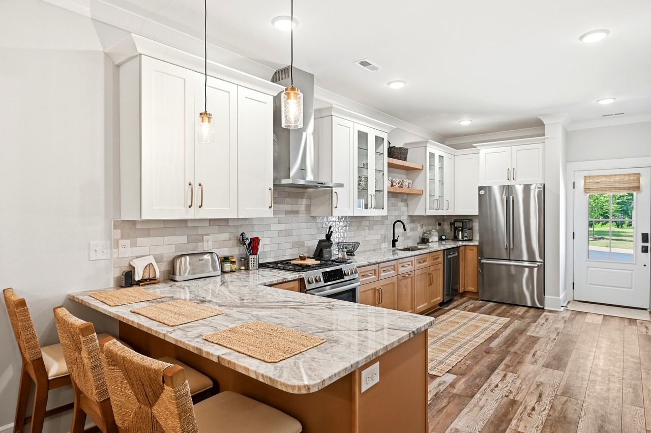 117 Seagate Pl #1 - Photo 4 of 31