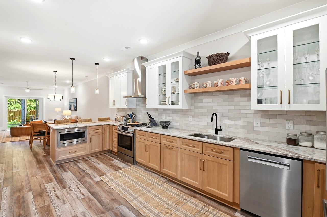 117 Seagate Pl #1 - Photo 5 of 31