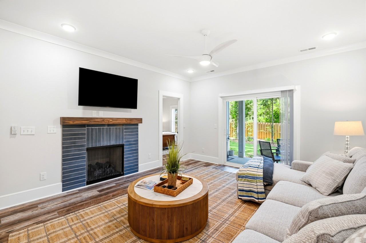 117 Seagate Pl #1 - Photo 7 of 31