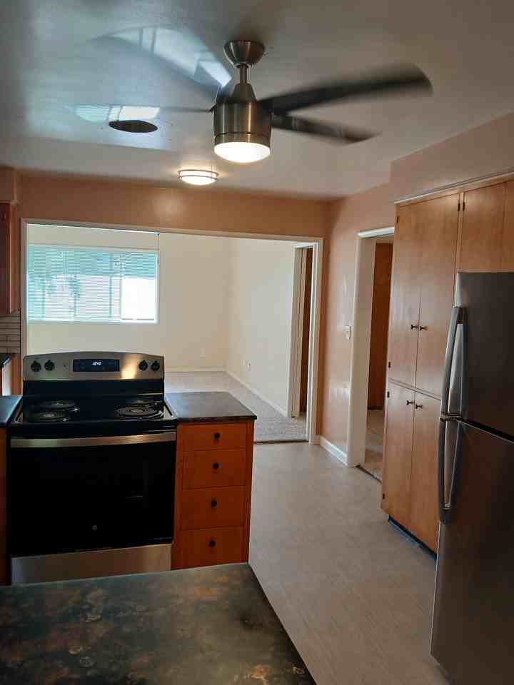 9600 Se 42nd Ave #42ndB - Photo 6 of 15