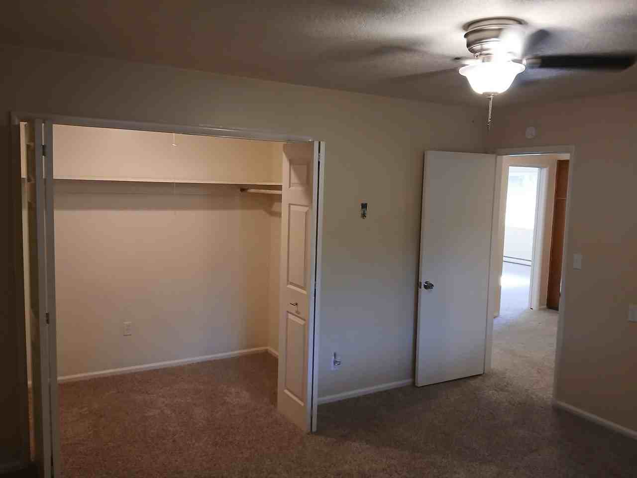 9600 Se 42nd Ave #42ndB - Photo 7 of 15