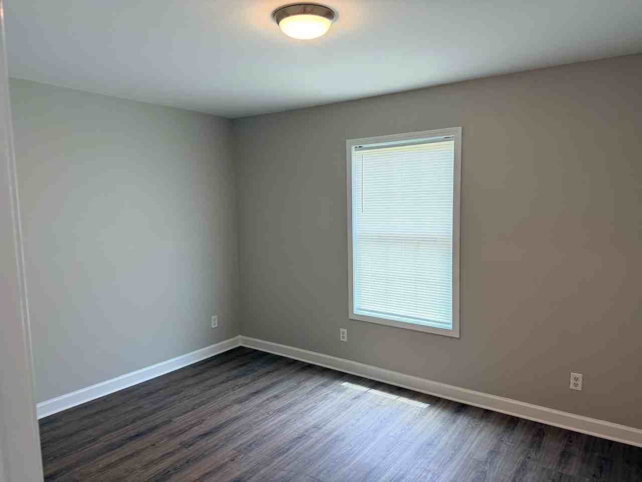 North Woodlawn Drive - 2100 Woodlawn Drive N - Photo 4 of 4