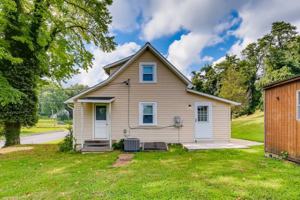featured image of 322 Superior St #1