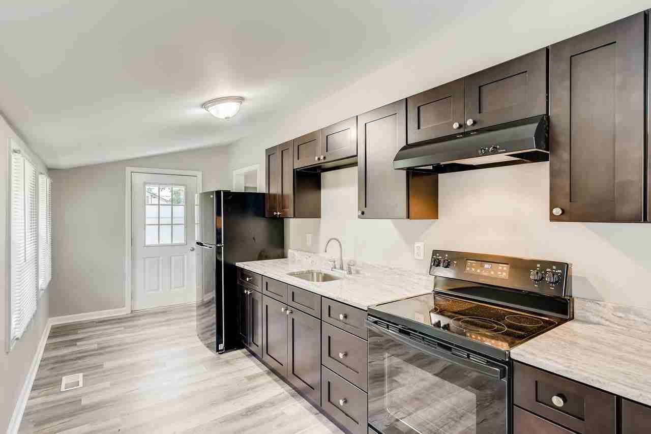322 Superior St #1 - Photo 6 of 20