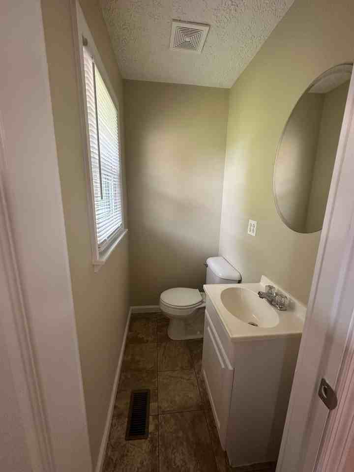 3437 Queens Way #1 - Photo 4 of 11