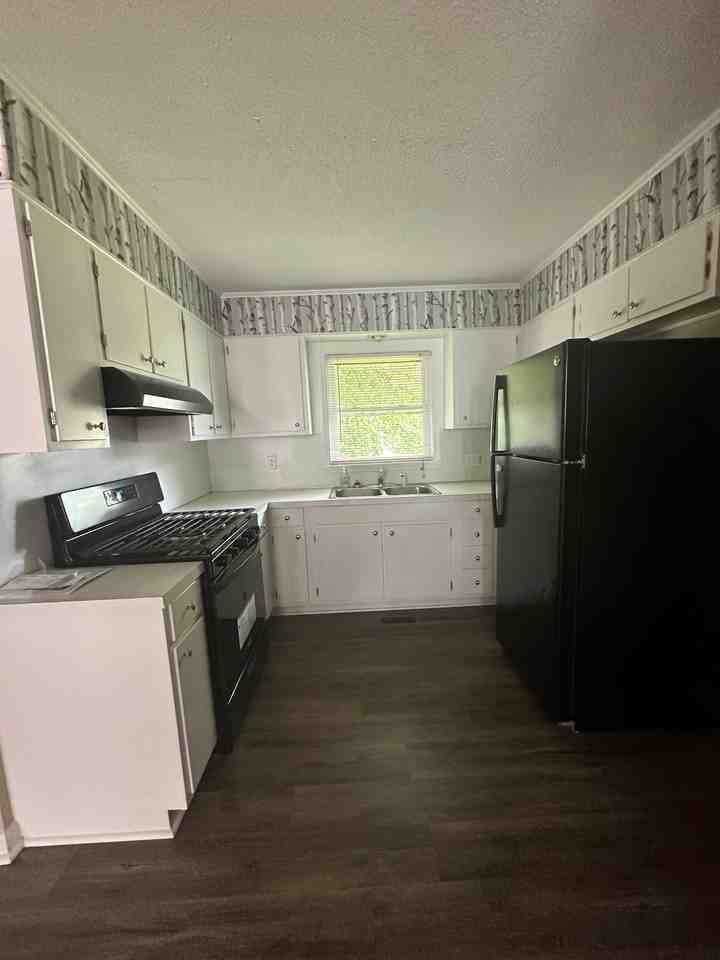 3437 Queens Way #1 - Photo 5 of 11