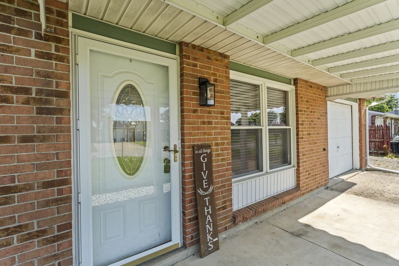 10975 Comanche Dr #1 - Photo 3 of 24