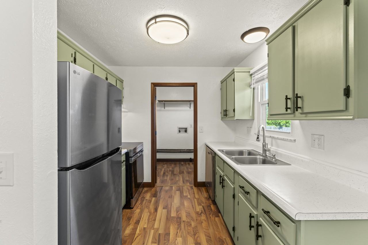 10975 Comanche Dr #1 - Photo 7 of 24