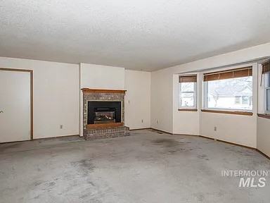 1505 E 10th N #1 - Photo 4 of 18