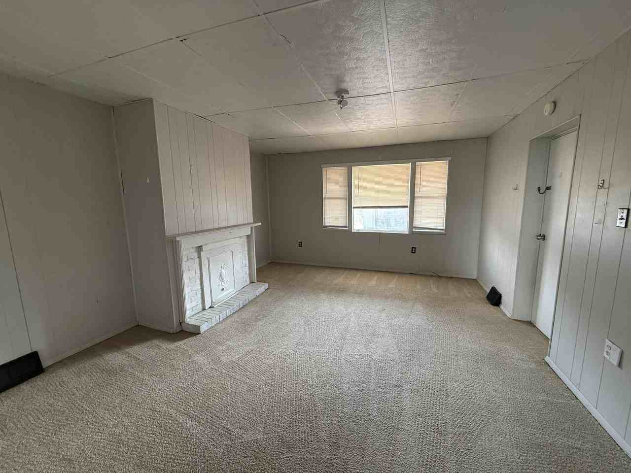 1421 2nd Ave #1 - Photo 2 of 4