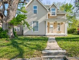 featured image of 121 E North St #A