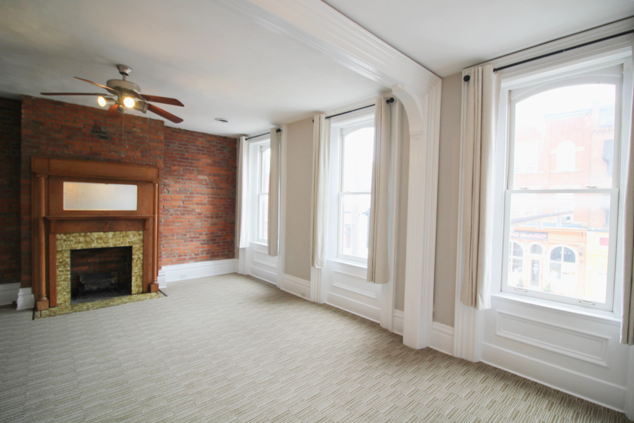 2016 E Carson St #1