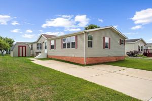 featured image of 885 Tanners Lndg