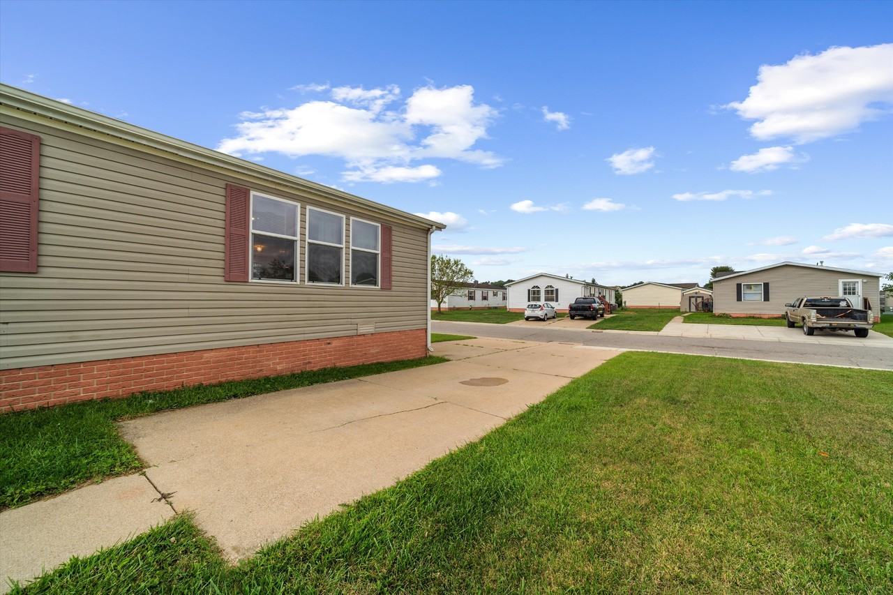 885 Tanners Lndg - Photo 6 of 50