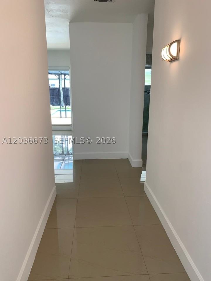 2025 Sw 84th Ct - Photo 7 of 19