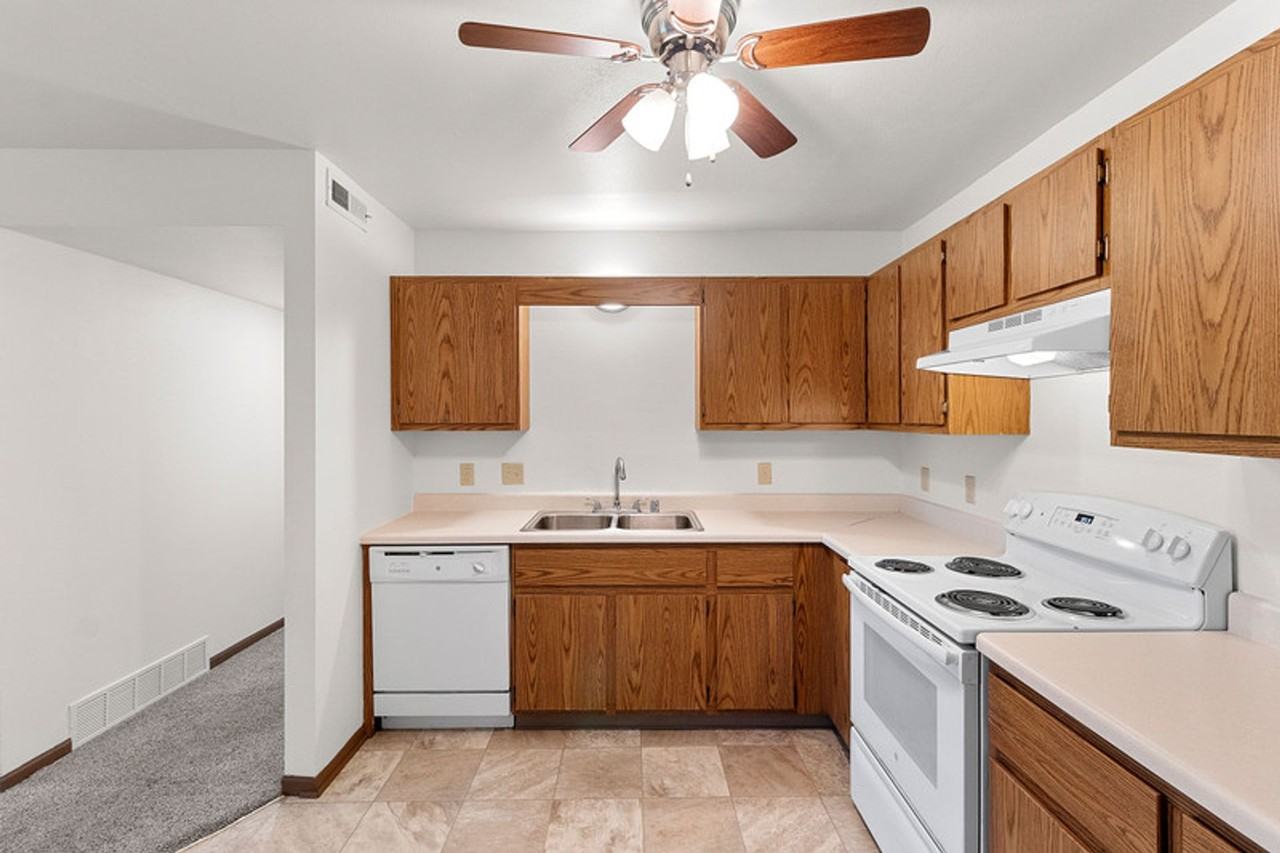 128 W Bell Street - Photo 6 of 50