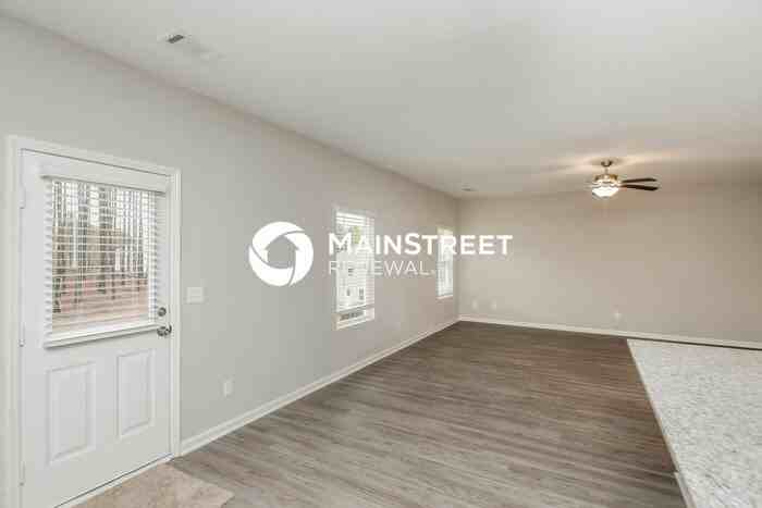1005 Nandina Ct - Photo 5 of 17