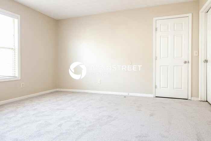 2323 Hampton Dr - Photo 6 of 18