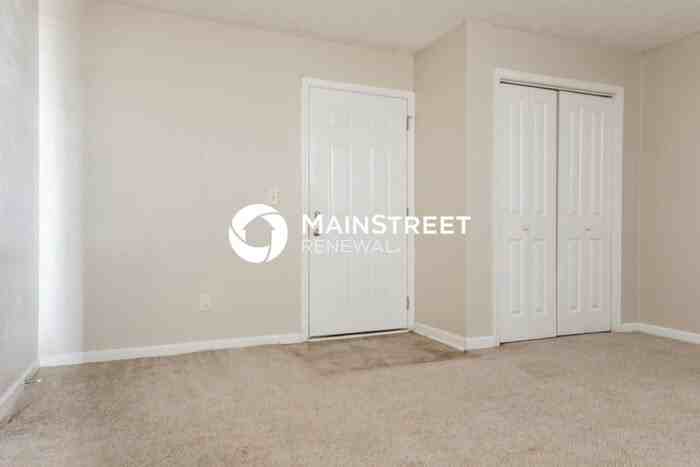 2323 Hampton Dr - Photo 7 of 18