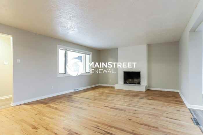 561 Iola St - Photo 2 of 16