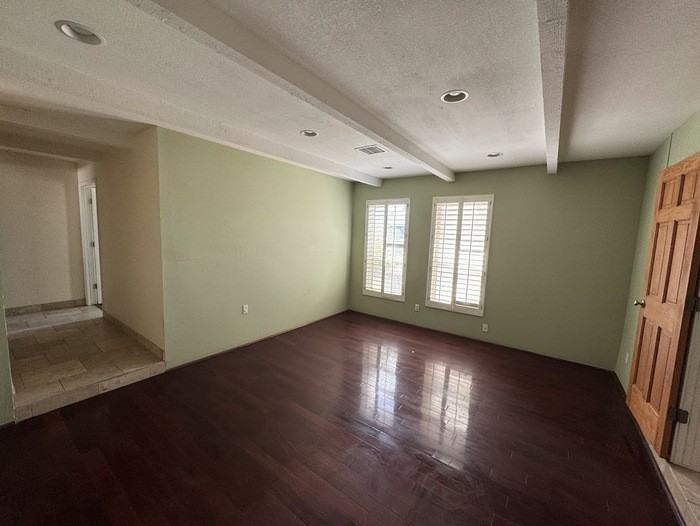 9625 N 33rd St - Photo 6 of 35