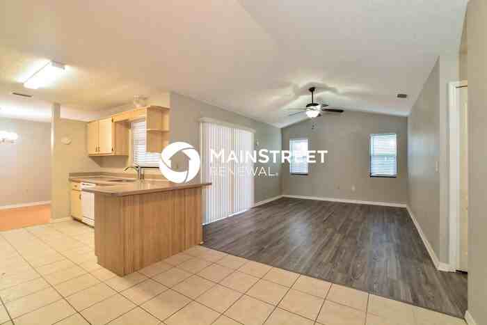 4755 Robert St - Photo 3 of 13