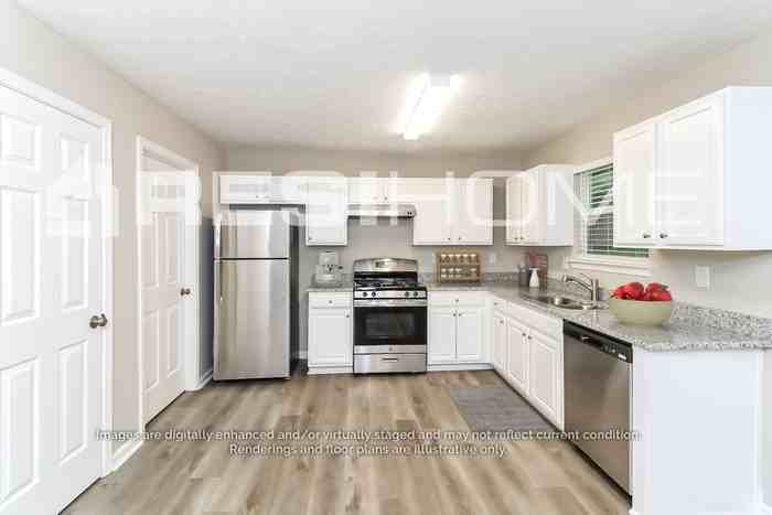 2940 Two Lake Cir - Photo 2 of 18