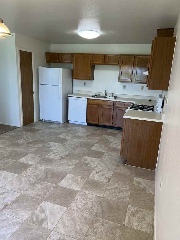 234 Wilder Ct - Photo 4 of 7