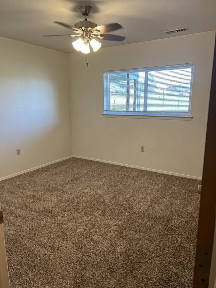 234 Wilder Ct - Photo 5 of 7
