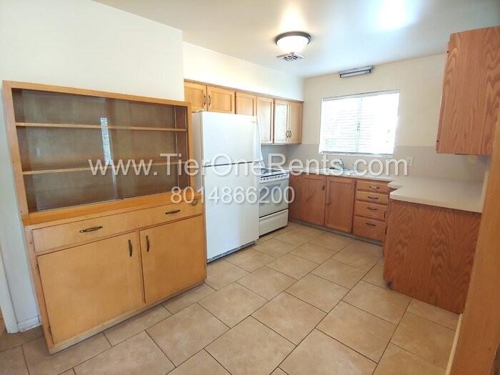 165 E Wilson Ave - Photo 5 of 16