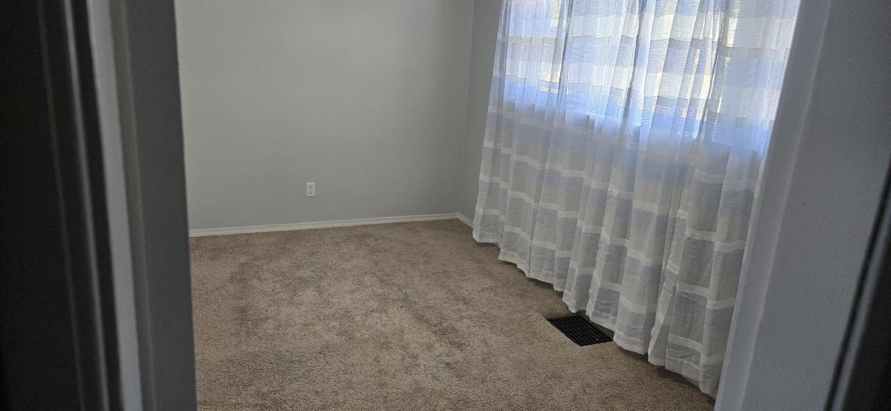 9538 86 St Nw - Photo 3 of 11