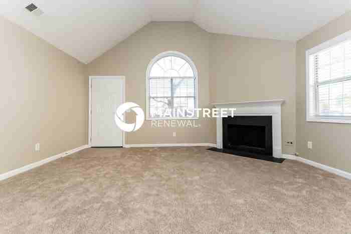 3675 Sapphire Ct - Photo 3 of 16
