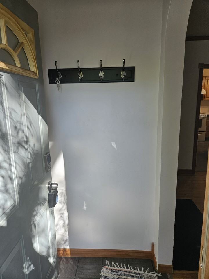 1453 Minto St - Photo 2 of 25
