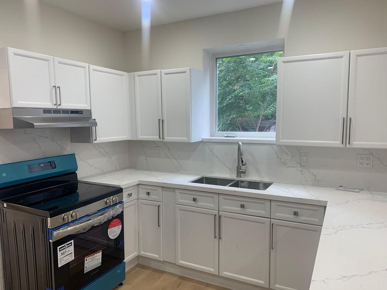 126 Evans St - Photo 2 of 13