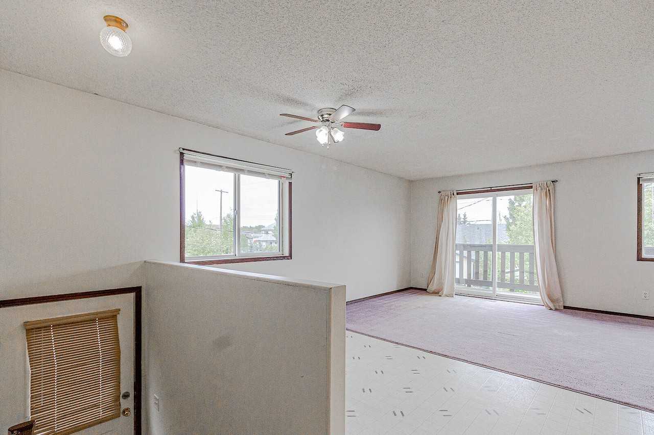 229 Centre St - Photo 3 of 18
